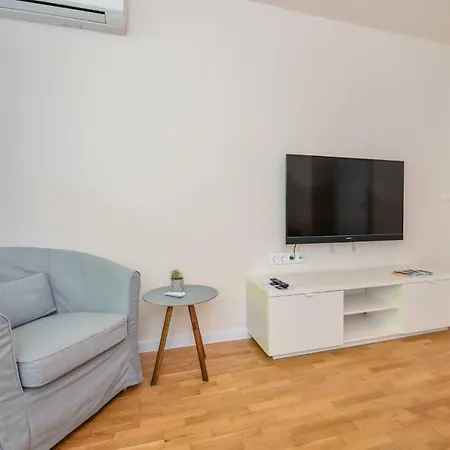 Gora | Two Bedroom Central | Zaimov Park * Sofia