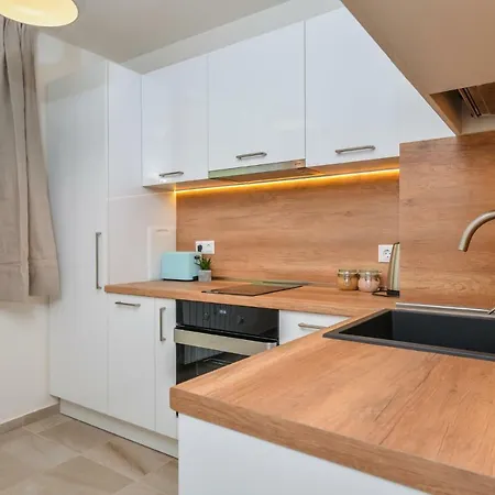 Gora | Two Bedroom Central | Zaimov Park
