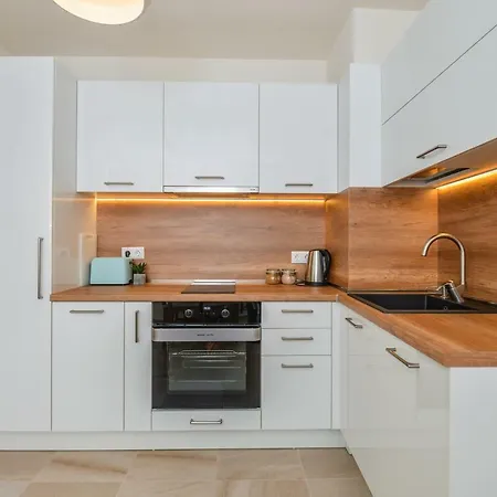 Gora | Two Bedroom Central | Zaimov Park